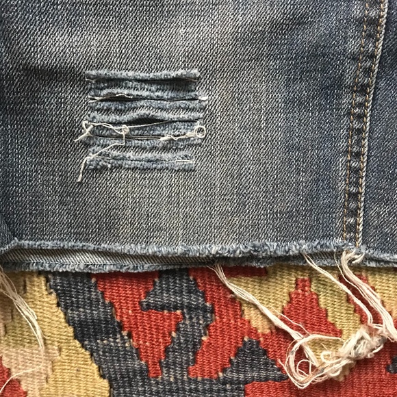 Madewell Distressed Shorts - Picture 3 of 4